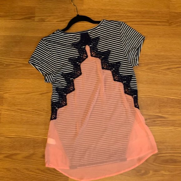 Striped Vanity Top Size Medium - Picture 3 of 3